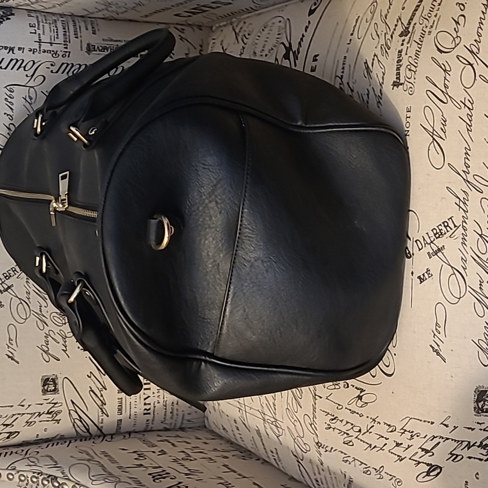 Weekender Bag - Picture 5 of 8